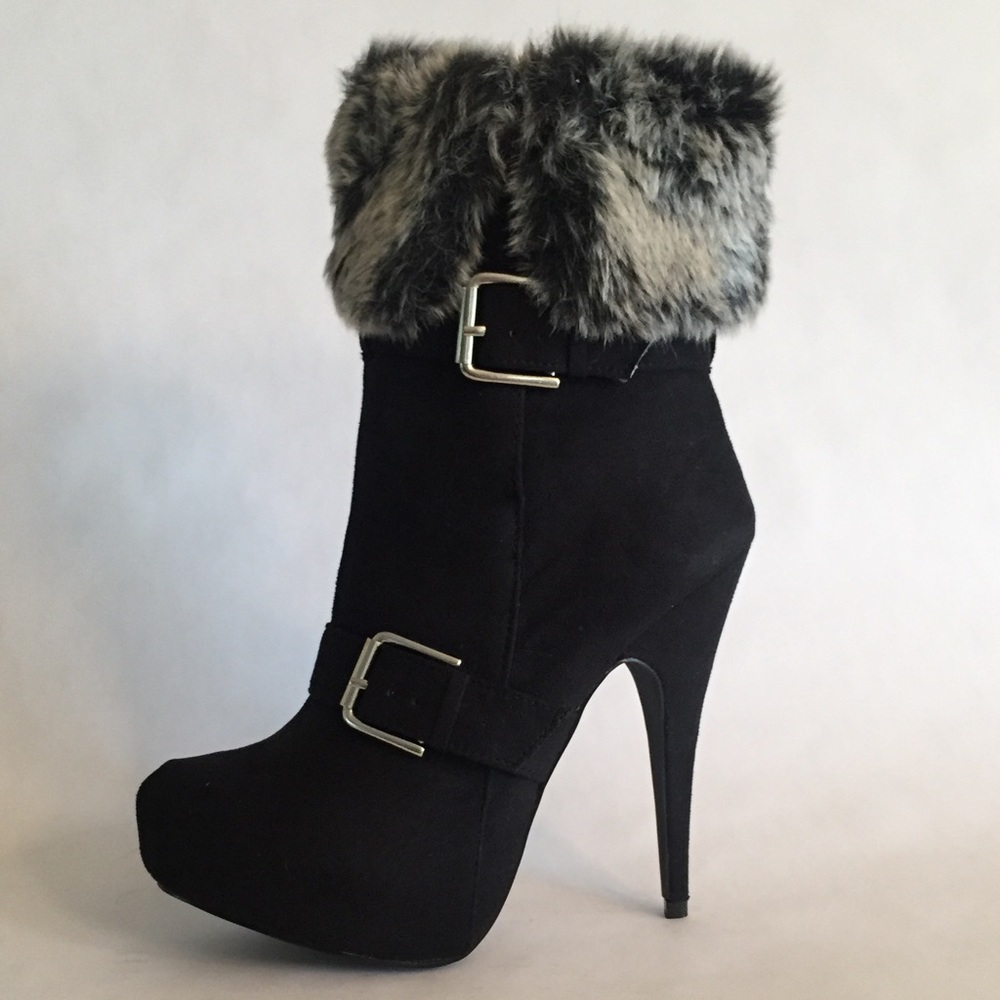 ***SOLD***Cutest “fur” cuffed booties